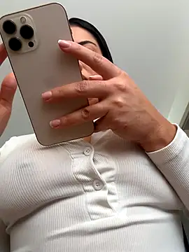 Lu090  online show from 09-15-25, 03:01