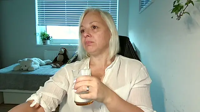 Linsy Kim online show from 11-14-25, 06:45