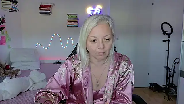 Linsy Kim online show from 04-05-26, 08:33