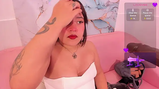 mia yeager online show from 12-19-25, 07:54