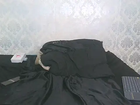 leandro477 online show from 11-21-25, 03:49