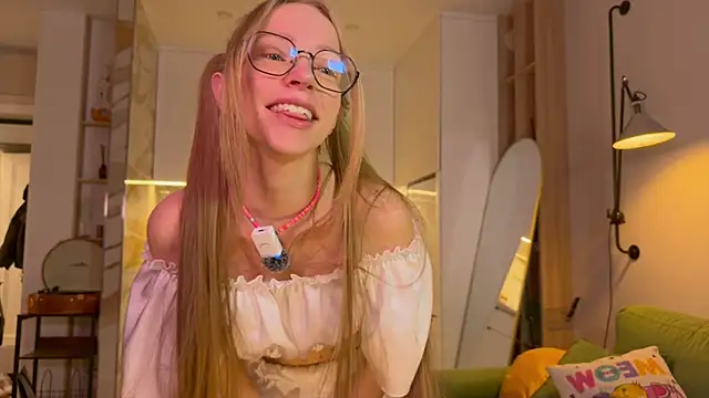 BritaKiss online show from 04-15-26, 03:02