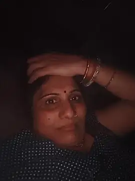 Snapshot of Rakhi99x chatting on 05-26-26, 04:47 Rakhi99x online show from 05-26-26, 04:47