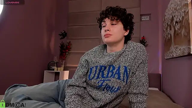 Adeline Perle online show from 01-17-26, 02:49