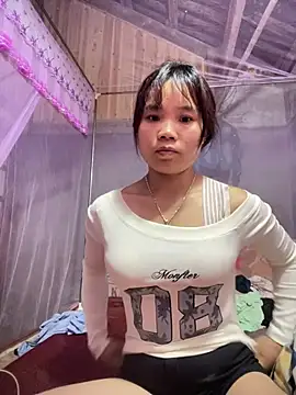 Snapshot of Ngoc-bbi chatting on 05-10-26, 01:38 Ngoc-bbi online show from 05-10-26, 01:38