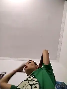 dulcelatin21 online show from 10-25-25, 05:08