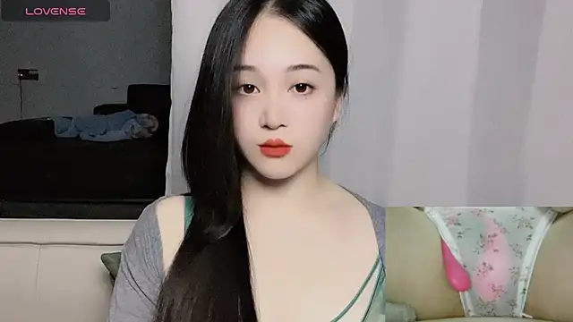 woaiqinqin online show from 12-15-25, 04:11