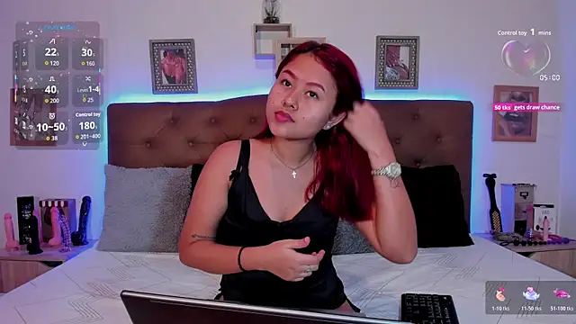 MAYASMITH   online show from 11-03-25, 12:17