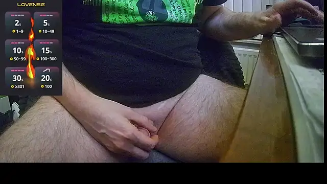 Snapshot of lovetoalwayscum chatting on 10-08-25, 09:23 lovetoalwayscum online show from 10-08-25, 09:23