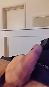 Snapshot of NewJoiner chatting on 02-09-26, 09:19 NewJoiner online show from 02-09-26, 09:19