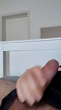 Snapshot of NewJoiner chatting on 03-28-26, 09:31 NewJoiner online show from 03-28-26, 09:31