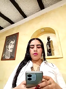 Snapshot of MAYE__13 chatting on 09-20-25, 02:07 MAYE 13 online show from 09-20-25, 02:07