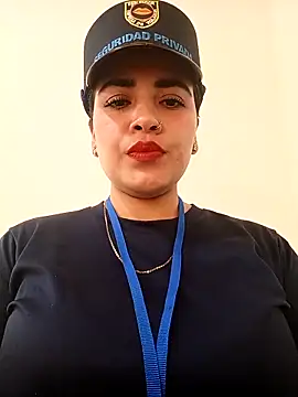 Snapshot of MAYE__13 chatting on 10-21-25, 06:19 MAYE 13 online show from 10-21-25, 06:19