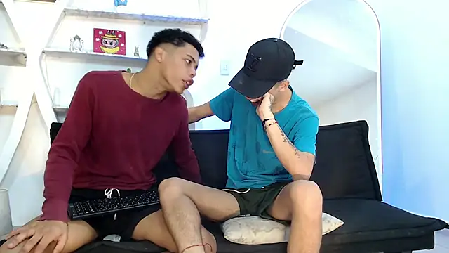 PRETTY FEM online show from 11-03-25, 01:34