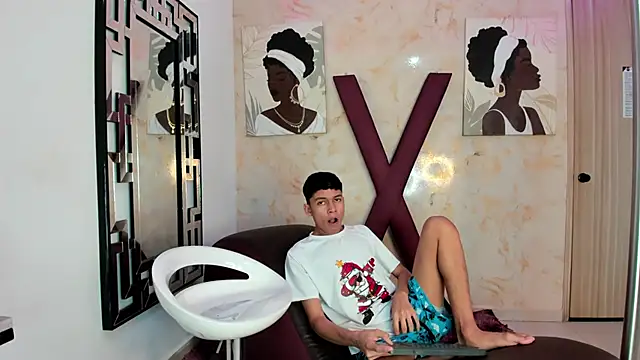 PRETTY FEM online show from 03-31-26, 01:29