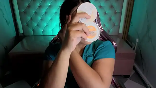 Victoria b  online show from 11-14-25, 07:56