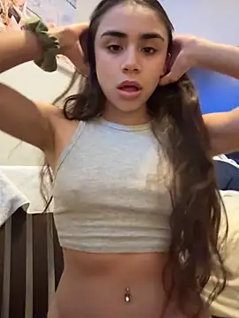 Snapshot of Ariovalle chatting on 02-11-26, 05:45 Ariovalle online show from 02-11-26, 05:45