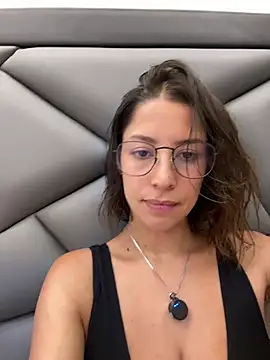 Snapshot of luvely chatting on 04-12-26, 10:48 luvely online show from 04-12-26, 10:48