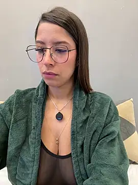 Snapshot of luvely chatting on 04-18-26, 08:20 luvely online show from 04-18-26, 08:20