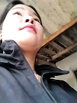 lylylove online show from 10-29-25, 12:35