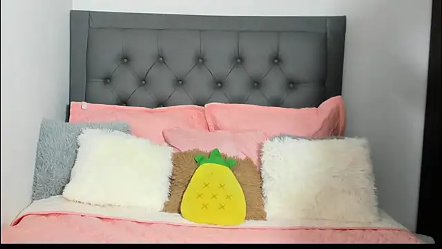 ImSofia222  online show from 03-06-26, 11:12