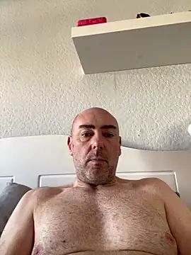 Richmcgee online show from 04-03-26, 02:37