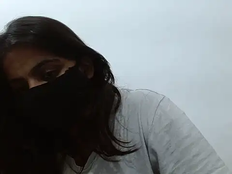 Snapshot of Vaani_Singha chatting on 09-13-25, 01:49 Vaani Singha online show from 09-13-25, 01:49