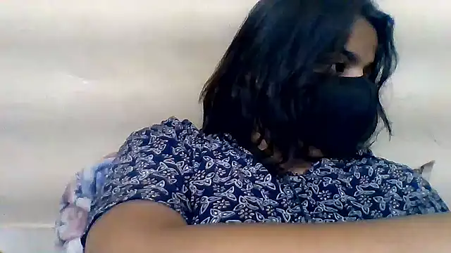 Snapshot of Vaani_Singha chatting on 06-04-26, 02:45 Vaani Singha online show from 06-04-26, 02:45