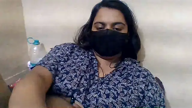Snapshot of Vaani_Singha chatting on 06-15-26, 07:05 Vaani Singha online show from 06-15-26, 07:05