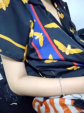 Snapshot of _Thaotam_ chatting on 09-17-25, 12:18 Thaotam online show from 09-17-25, 12:18