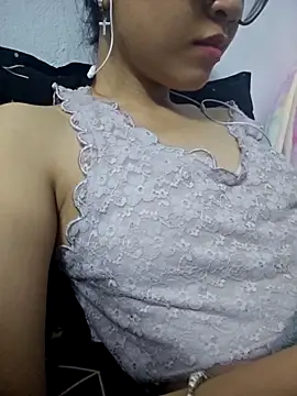 Snapshot of _Thaotam_ chatting on 10-10-25, 11:09 Thaotam online show from 10-10-25, 11:09