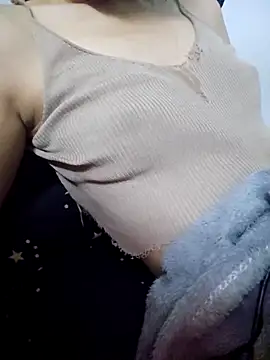 Snapshot of _Thaotam_ chatting on 10-15-25, 01:33 Thaotam online show from 10-15-25, 01:33