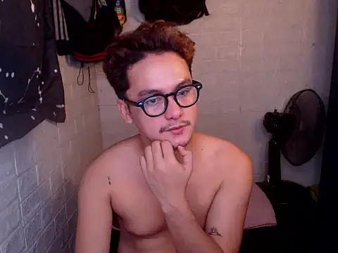 Snapshot of Tempting_jon chatting on 06-14-26, 02:30 Tempting jon online show from 06-14-26, 02:30