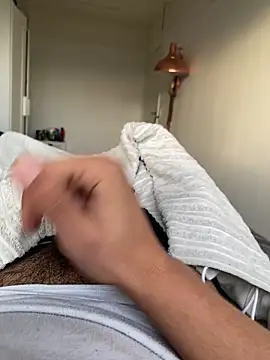 Snapshot of TrTrt999 chatting on 11-18-25, 07:35 TrTrt999 online show from 11-18-25, 07:35