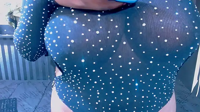 Snapshot of DarkQueen25x chatting on 11-08-25, 10:41 DarkQueen25x online show from 11-08-25, 10:41