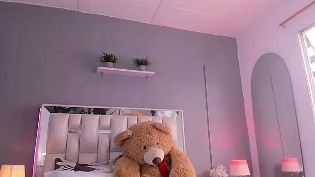 Darlyn tenderhot   online show from 12-21-25, 02:24