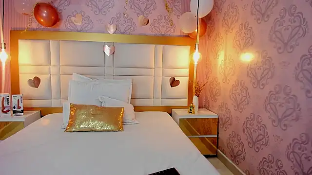 Briana 24 online show from 11-08-25, 07:23