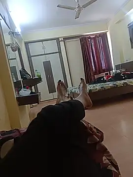 Snapshot of indianshycouple chatting on 05-10-26, 05:45 indianshycouple online show from 05-10-26, 05:45