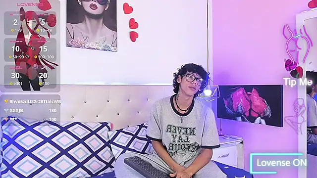 Snapshot of Thedoll_ethan7 chatting on 10-23-25, 07:56 Thedoll ethan7 online show from 10-23-25, 07:56