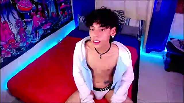 Snapshot of Thedoll_ethan7 chatting on 02-24-26, 10:19 Thedoll ethan7 online show from 02-24-26, 10:19