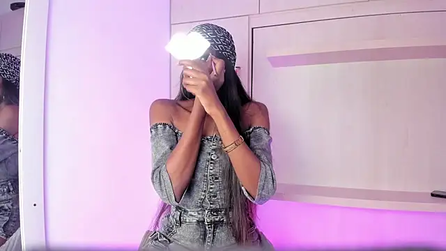 Stefannyevans  online show from 03-05-26, 01:18