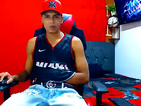 cristian tayron1 online show from 07-06-26, 06:21
