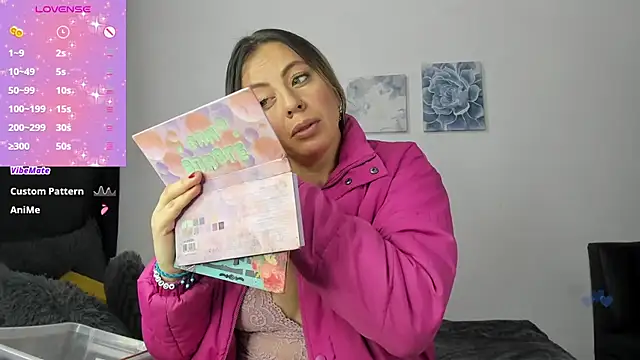 ArianaWil online show from 10-09-25, 09:02