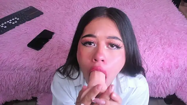 Snapshot of Dulceemia_ chatting on 09-19-25, 07:36 Dulceemia  online show from 09-19-25, 07:36