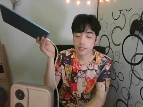 Snapshot of moaman190 chatting on 10-16-25, 02:51 moaman190 online show from 10-16-25, 02:51