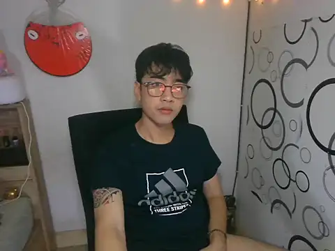 Snapshot of moaman190 chatting on 11-29-25, 04:10 moaman190 online show from 11-29-25, 04:10