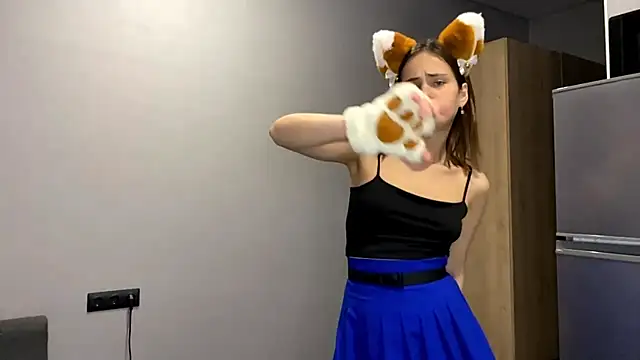 Snapshot of AiMinix chatting on 09-28-25, 04:12 AiMinix online show from 09-28-25, 04:12