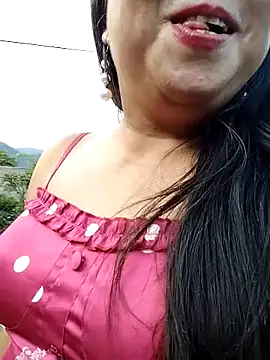 Snapshot of lusy-00 chatting on 06-17-26, 10:28 lusy-00 online show from 06-17-26, 10:28