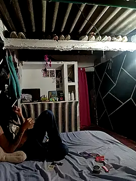 Snapshot of Loquendo2201 chatting on 05-13-26, 08:16 Loquendo2201 online show from 05-13-26, 08:16