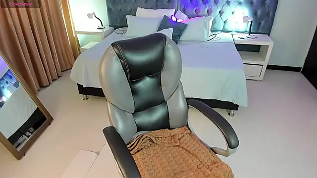 Blair red  online show from 04-01-26, 12:06